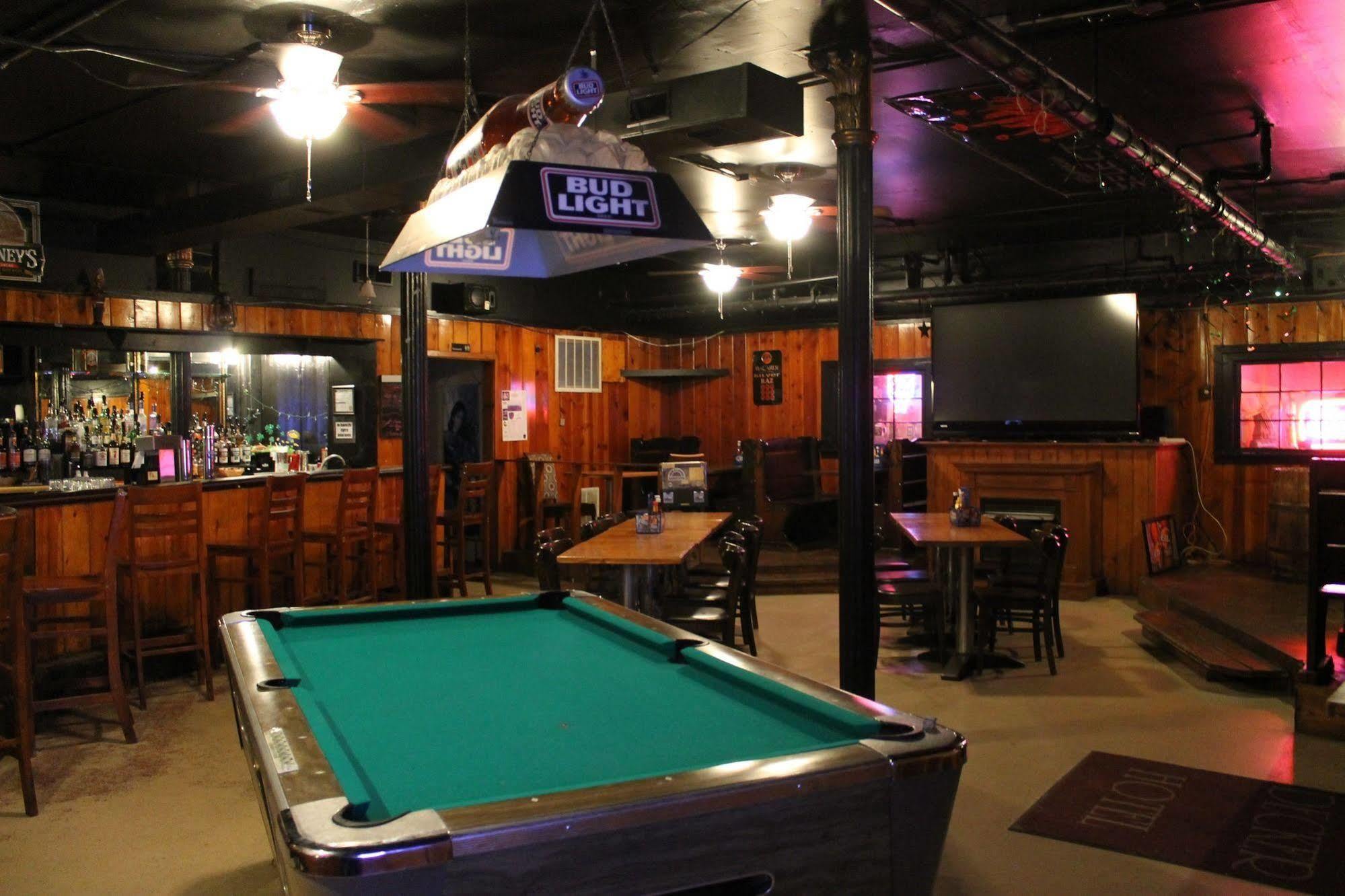 Decker Hotel & Bar Maquoketa المظهر الخارجي الصورة