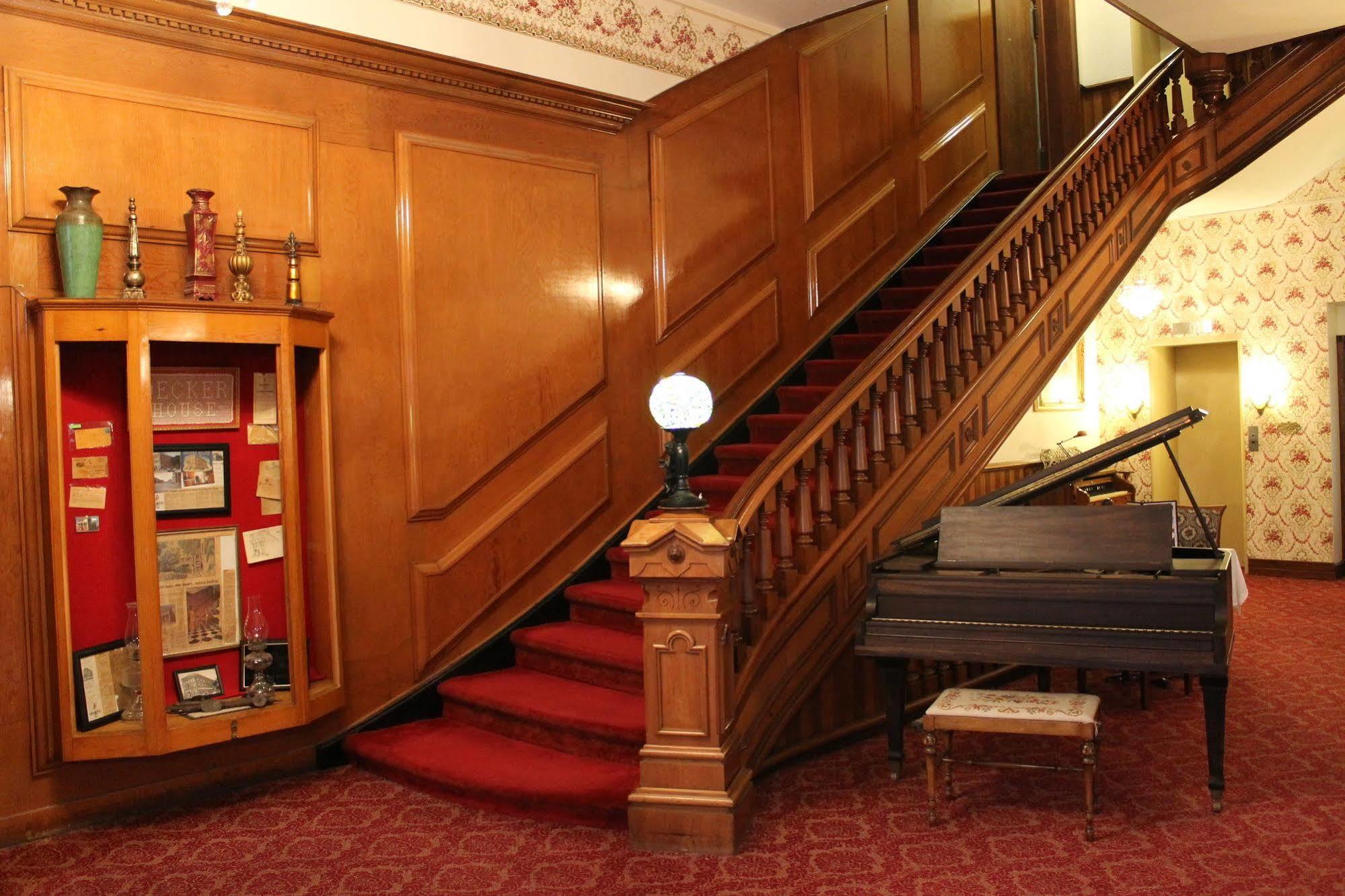 Decker Hotel & Bar Maquoketa المظهر الخارجي الصورة